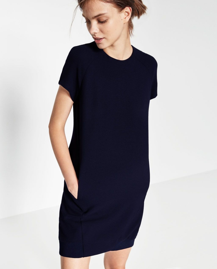 Платье Зара цветное с плечами