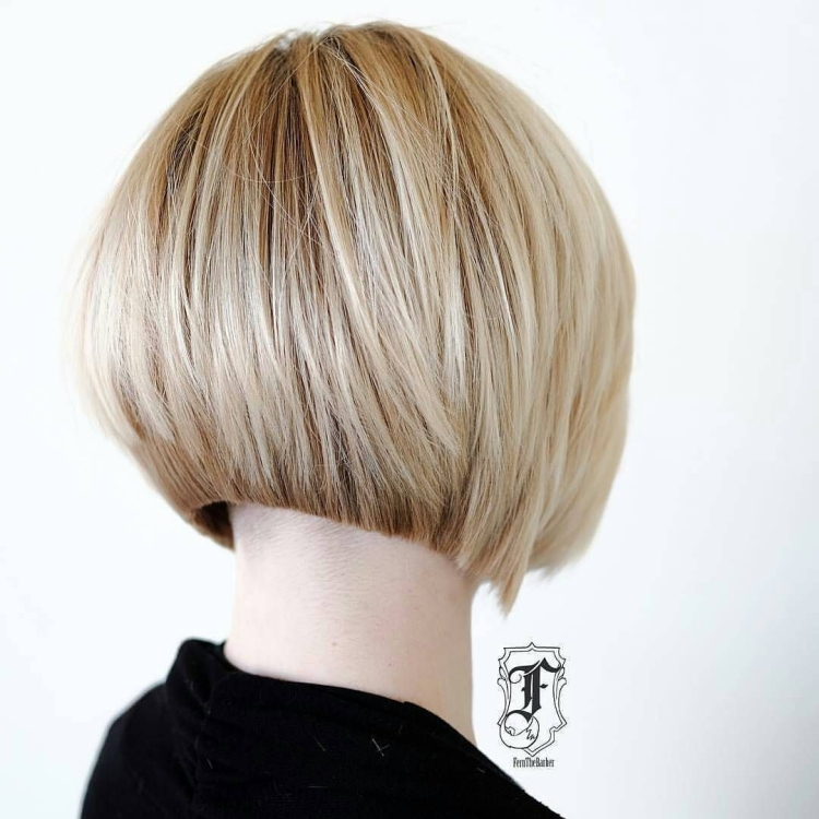 Градуированный Боб прическа короткая мужская