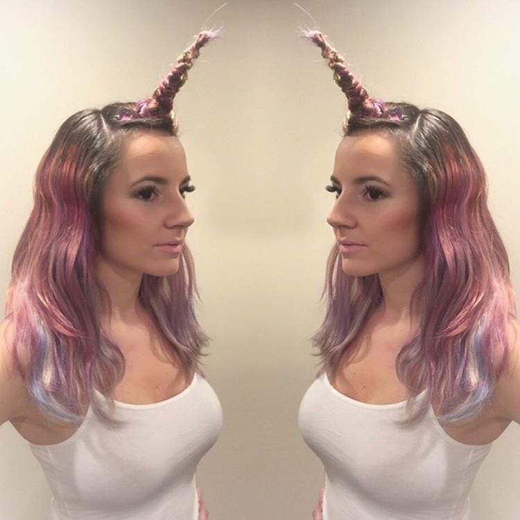 Прическа с рожками