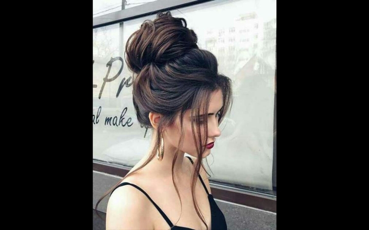 Высокий небрежный пучок