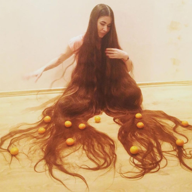 Алия Насырова волосы