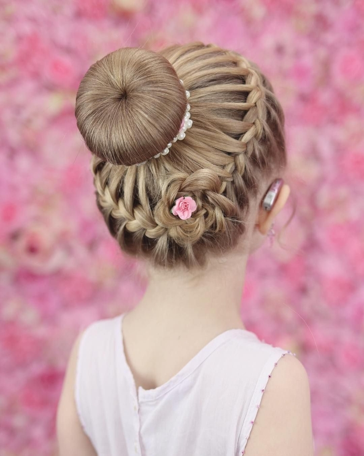 Причёски для подростков девочек в школу