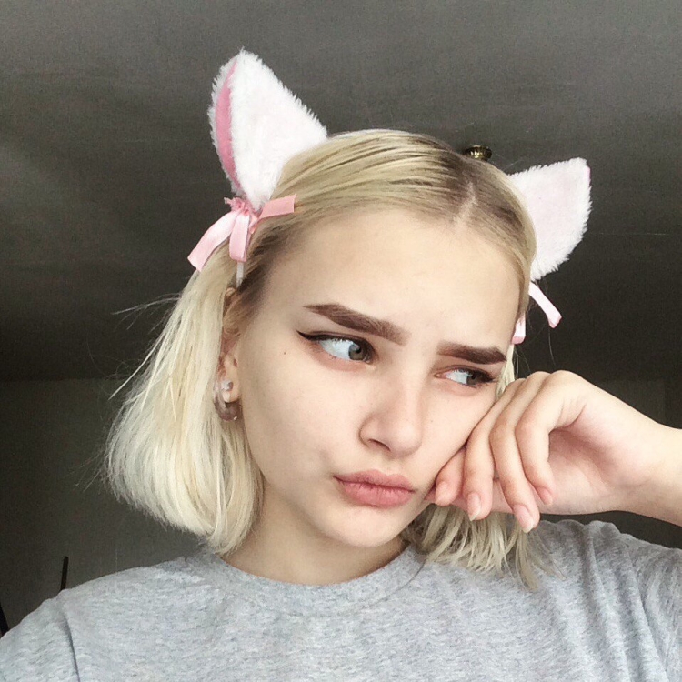 Топовые девушки с рожками