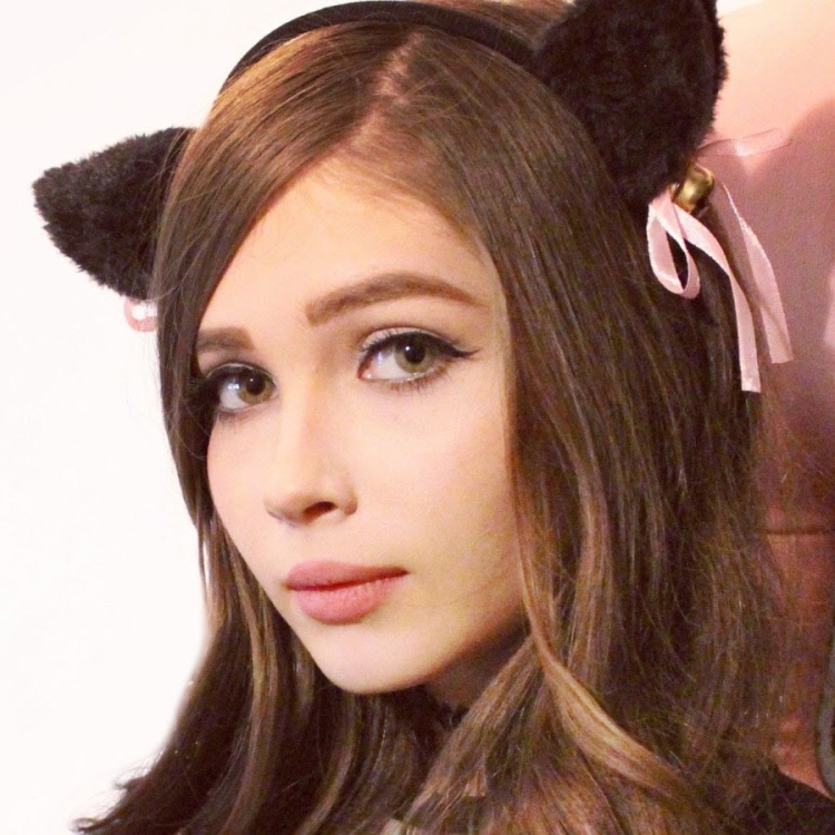 Карина ютуберша