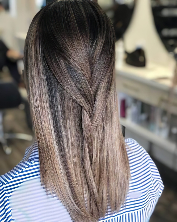 Окрашивание на темные прямые волосы