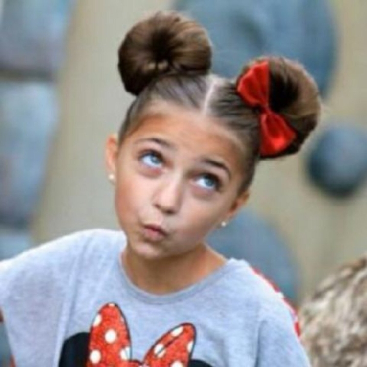 Прическа для девочки ушки Микки Мауса