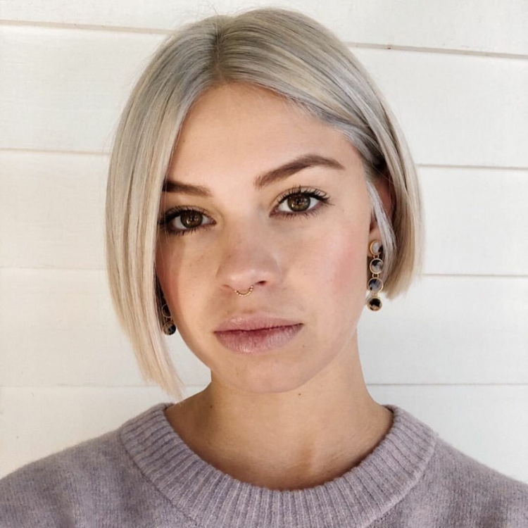 Каре до середины ушей