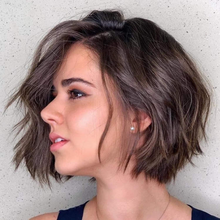 Стрижка Лонг Боб на короткие