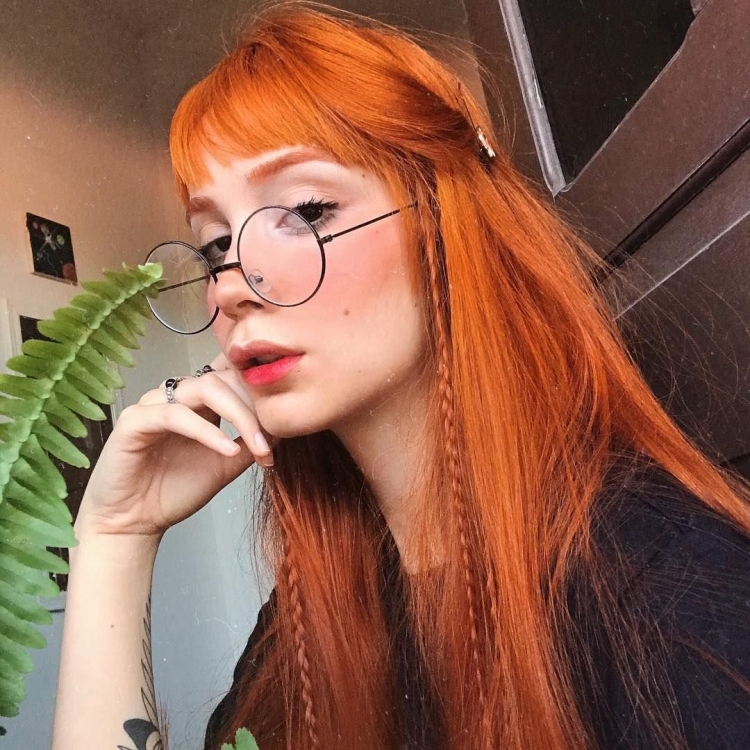 Девушка с рыжими волосами Эстетика