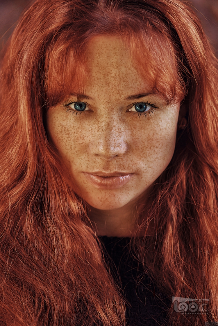 Седые рыжие волосы