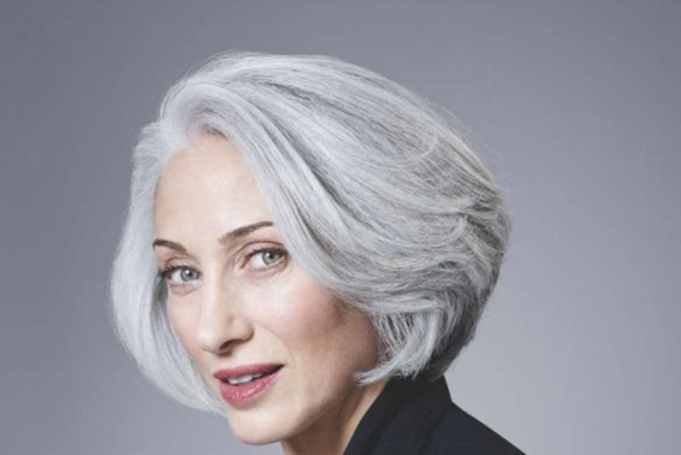 Дафна Хикс Grey hair