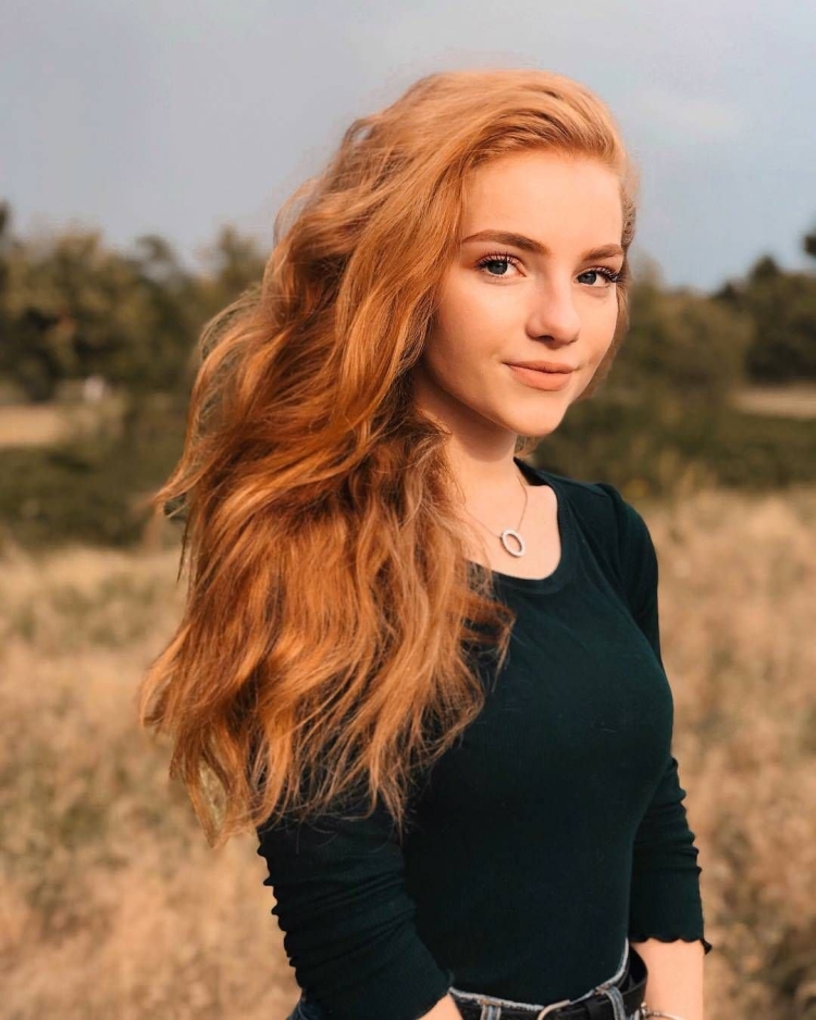 Джулия Адаменко рыжая