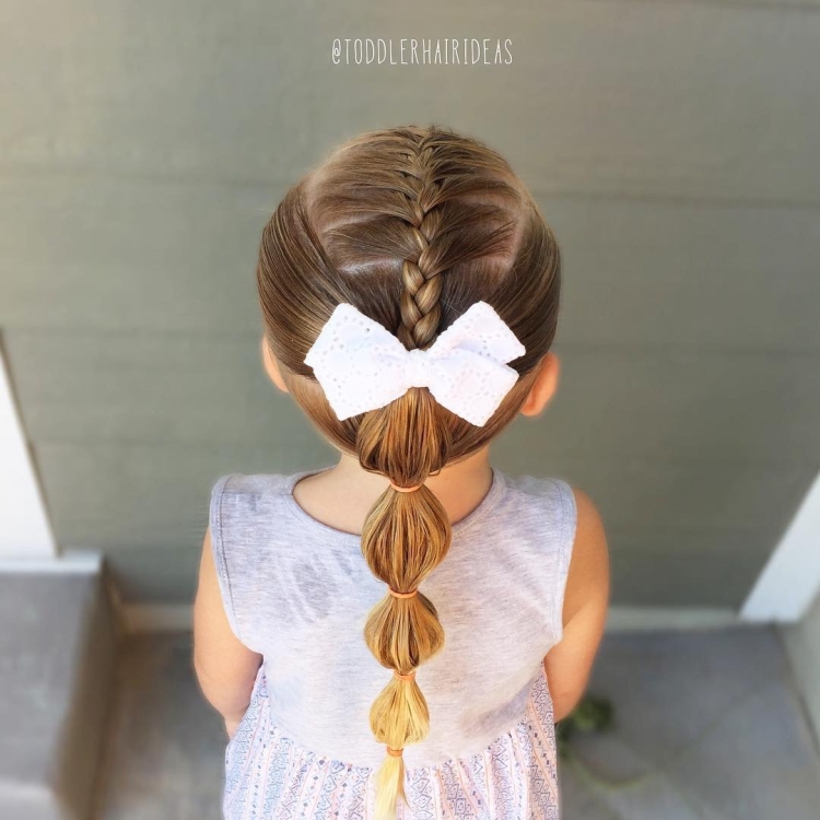 Легкая прическа в садик