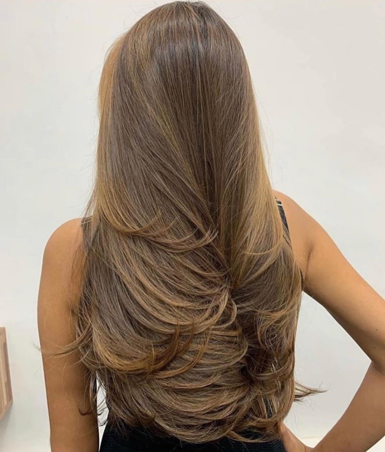 Ступенчатая стрижка на длинные волосы