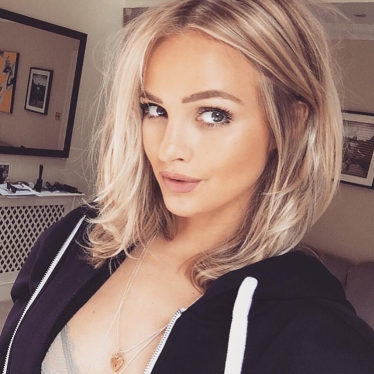 Стрижки на средние светлые волосы