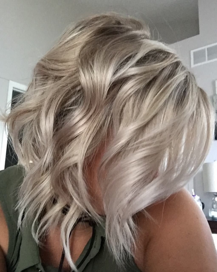 Красивое окрашивание блонд на средние волосы