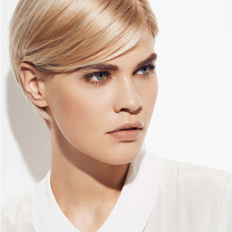 Гладкая короткая стрижка