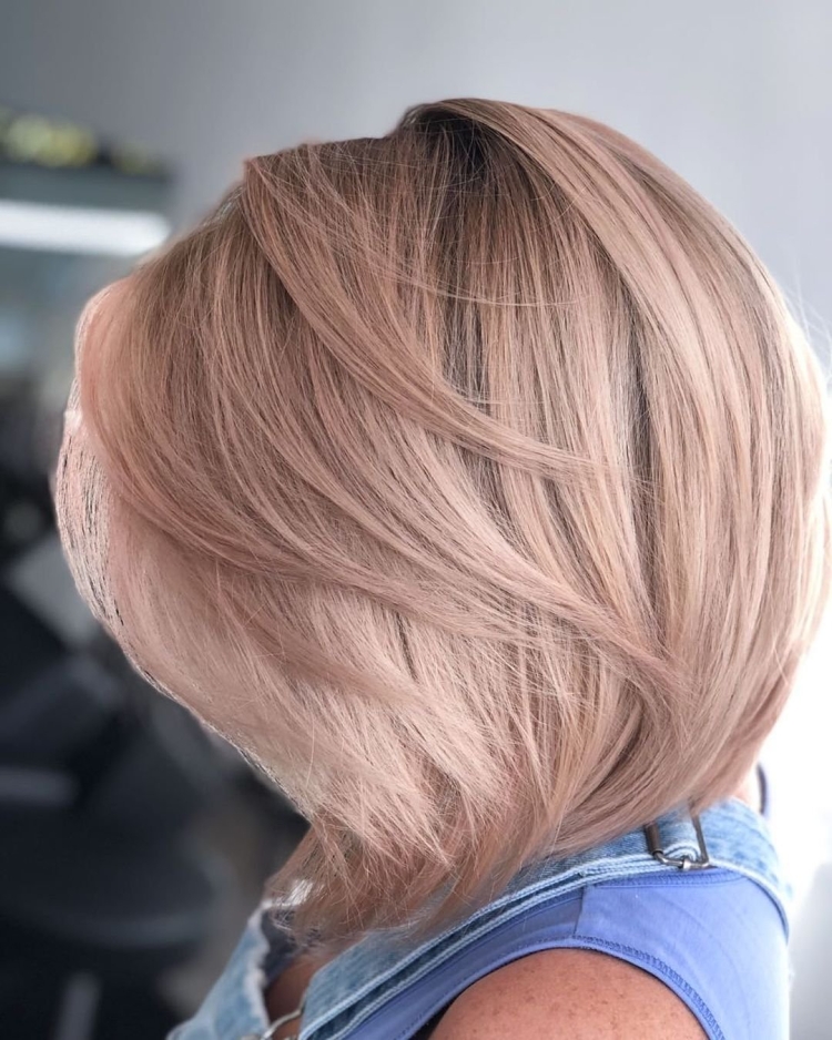 Стрижки Боб каре оттенки блонда