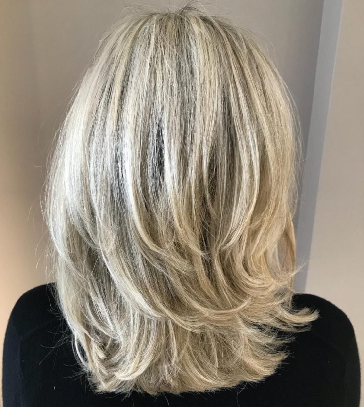 Стрижка Каскад градуированный на средние