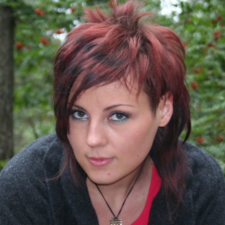 Креативные стрижки на средние волосы