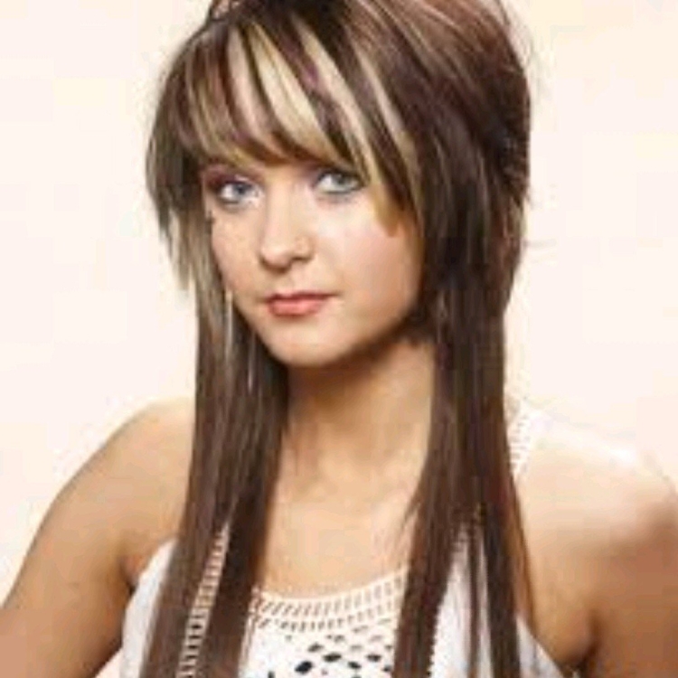 Стрижки на средние волосы рыжие с челкой