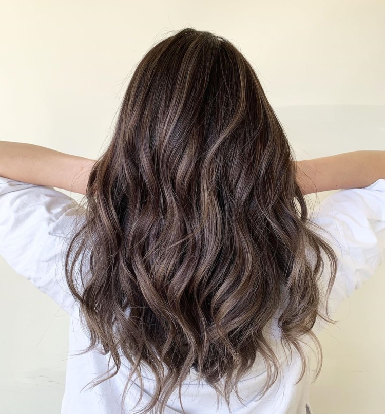 Одно онное окрашивание на темнве волосы