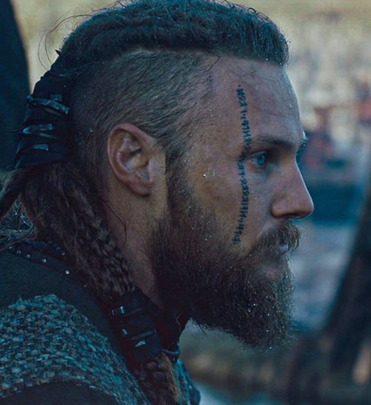 Лагерта Викинги прическа