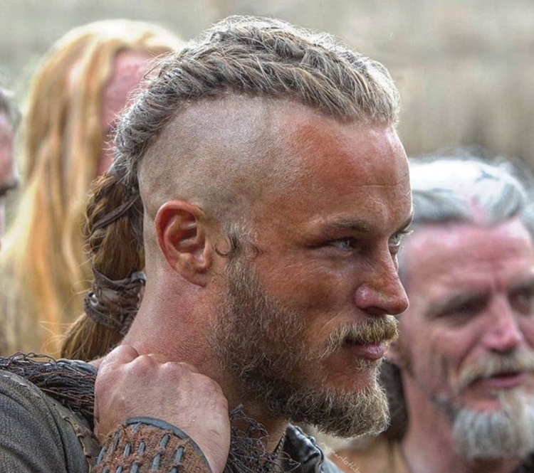 Рагнар Лодброк Hairstyle