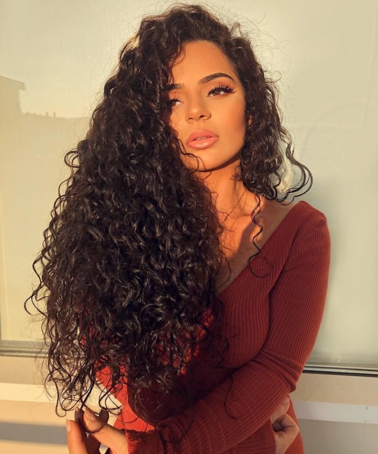 Ева певица кудрявая