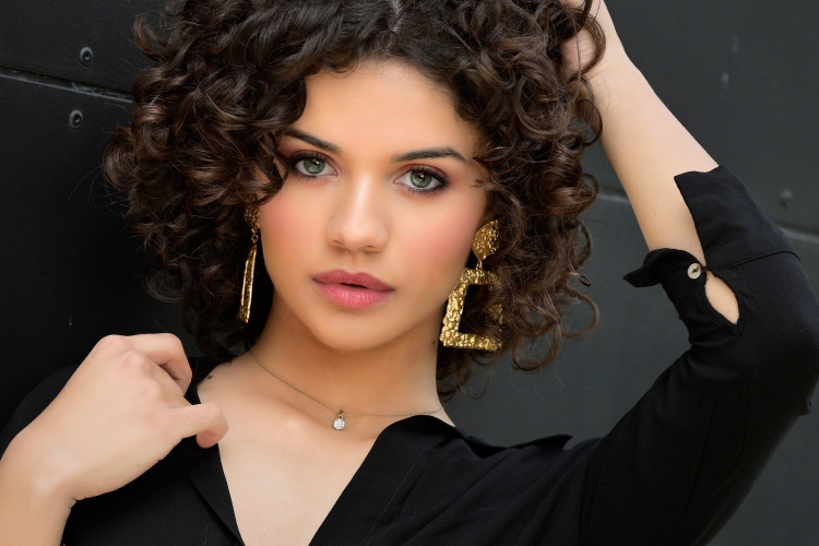 Стрижки на кучерявые волосы женские