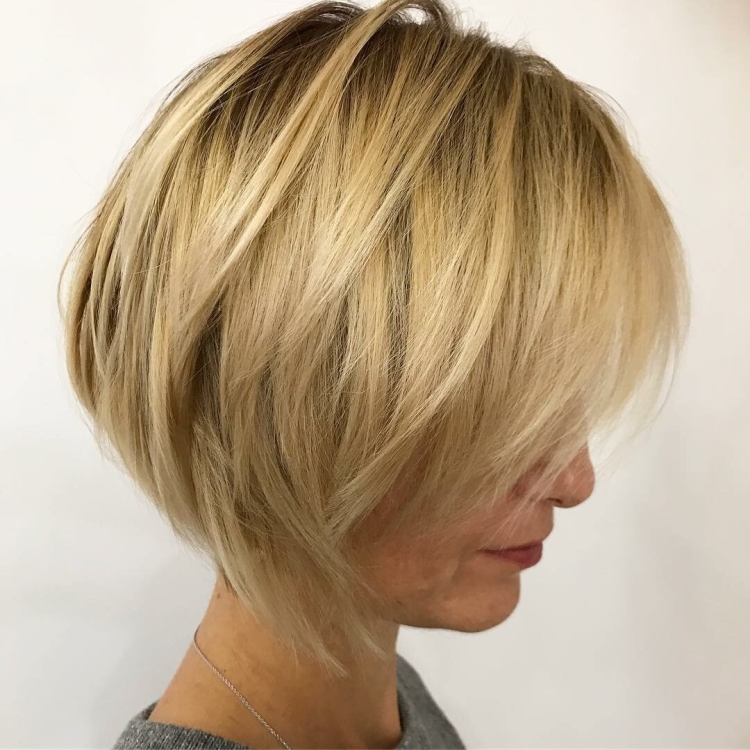 Каре Боб градуированный стрижка градуированный