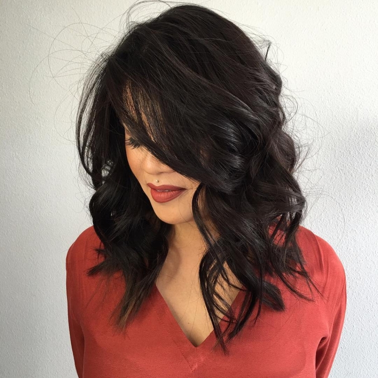 Стрижка Каскад на темные волосы