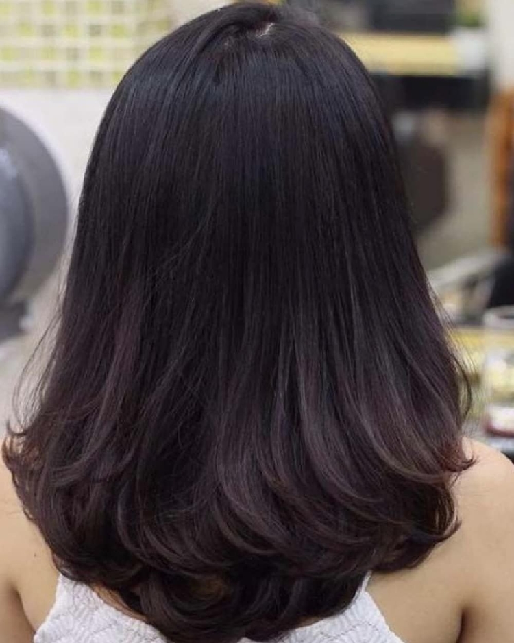 Каскад на средние волосы черные волосы