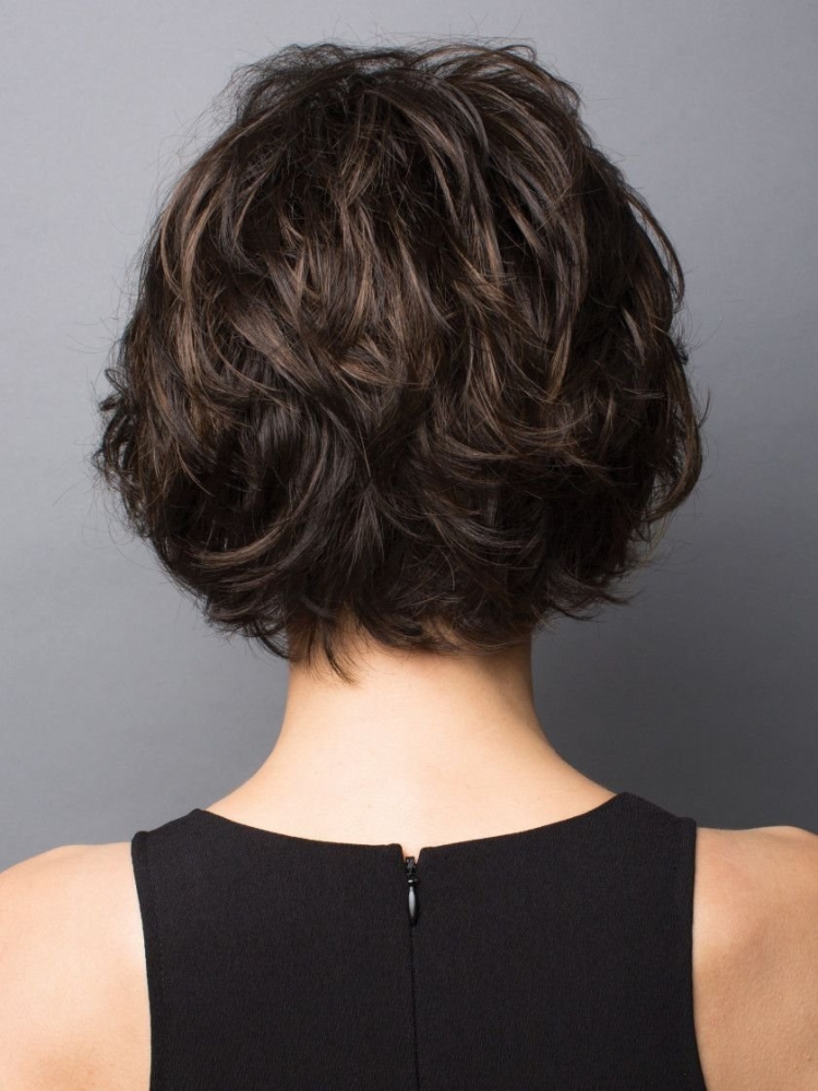 Градуированное Боб каре на кудрявые волосы