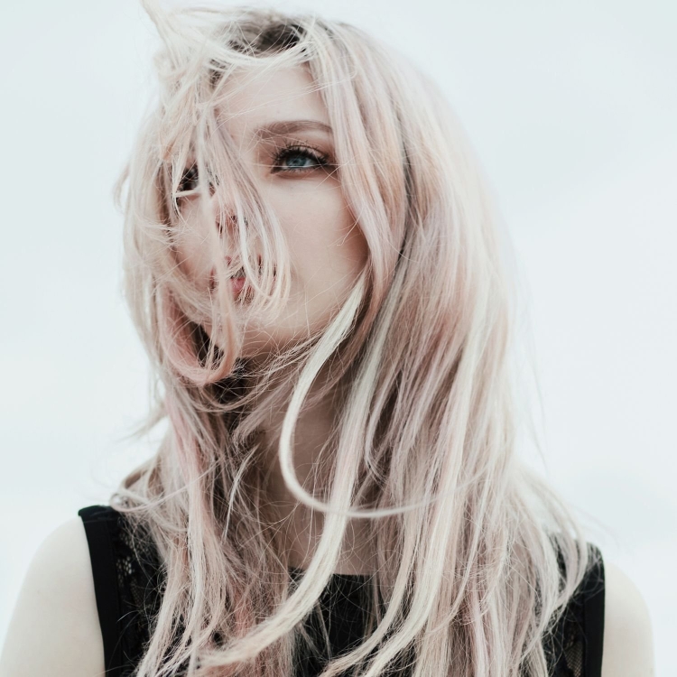 Vanja Jagnić blonde