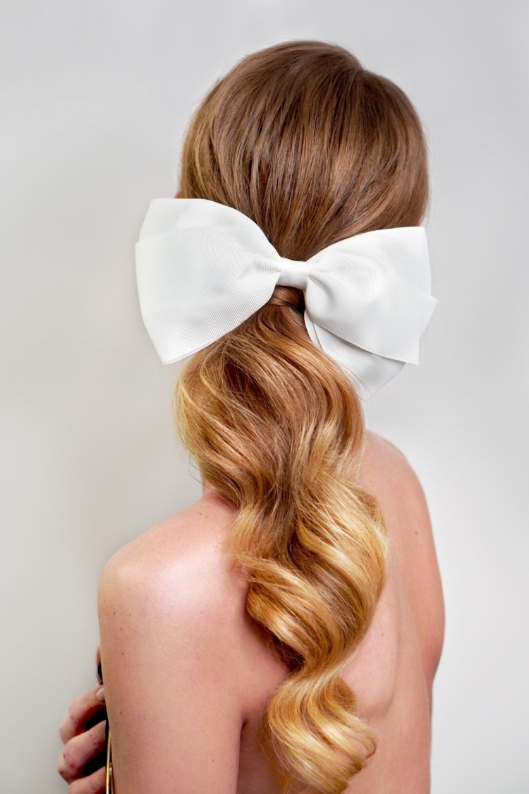 Хвостик с заколкой бантиком