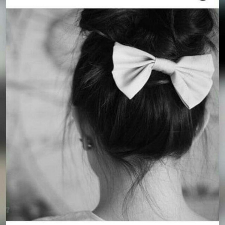 Девушка с бантиком