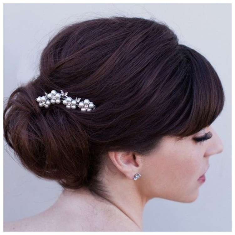 Свадебная прическа пучок с челкой