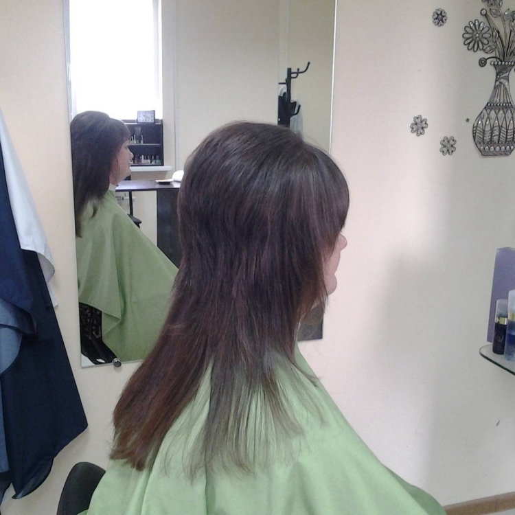 Стрижка на длинные волосы с шапочкой на макушке