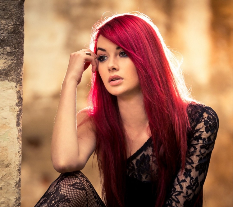 Ариэль Пайпер красные волосы