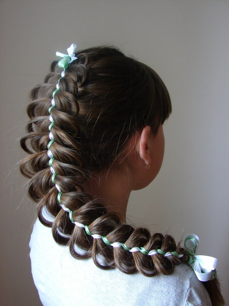 Французская косичка с ленточкой