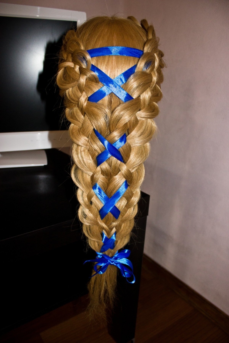 Плетение кос с лентами