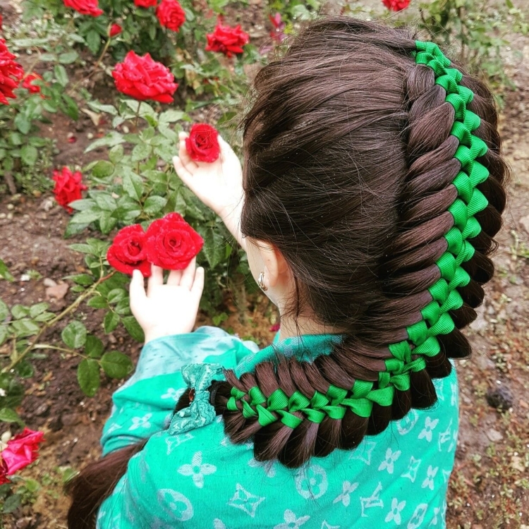 Косы с лентами