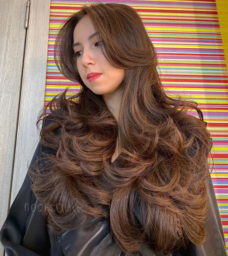 Каскад на очень длинных волосах