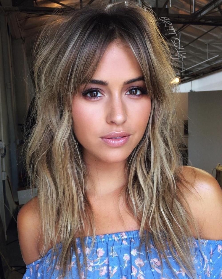 Сазан Хендрикс стрижка лесенка