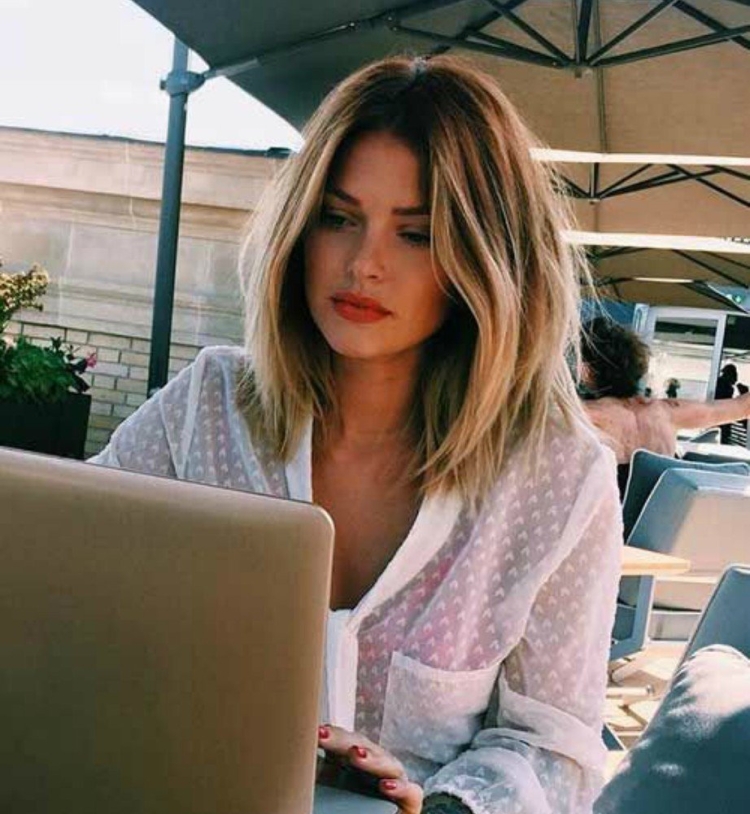 Стрижка до плеч русые волосы