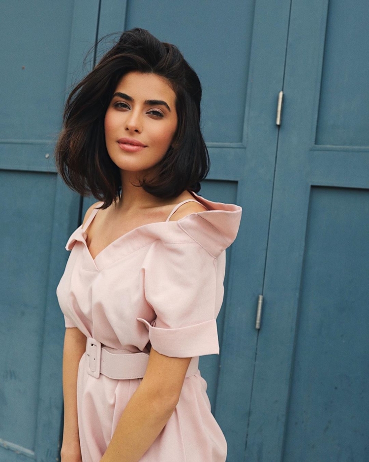 Объемные волосы до плеч