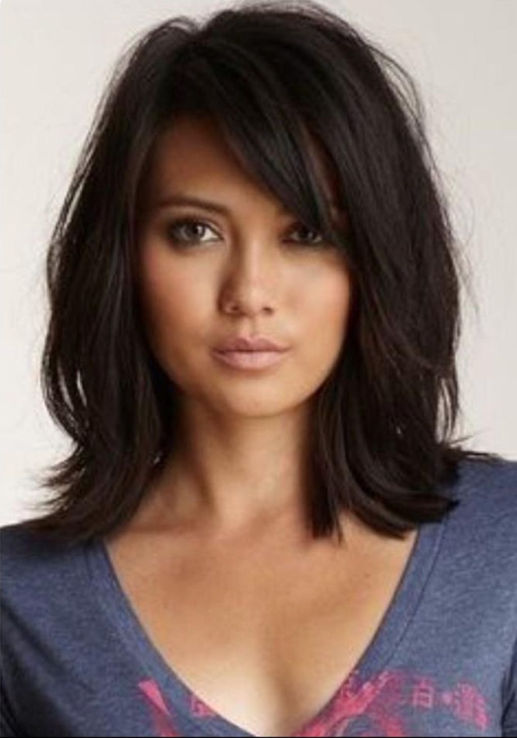 Объёмные стрижки на средние волосы с челкой