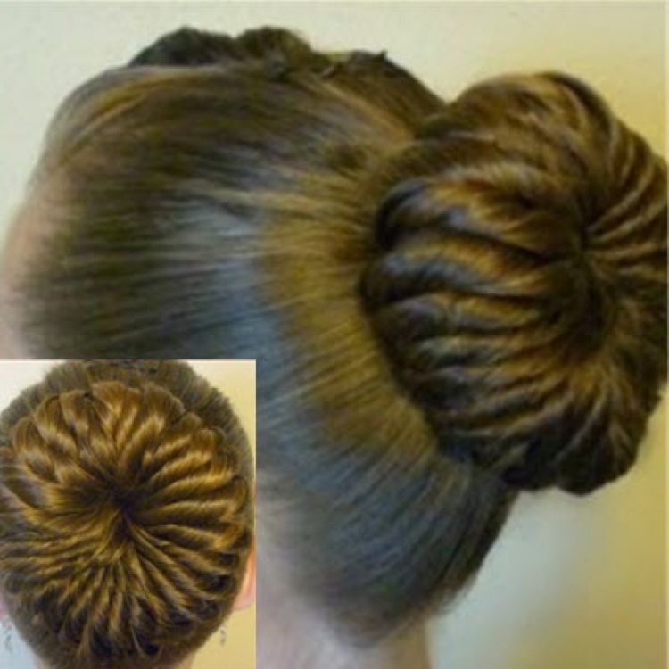 Бублик для волос из носка