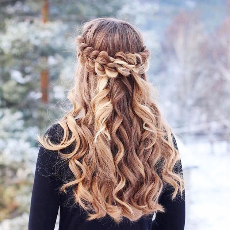 Мальвинка на средние волосы с локонами